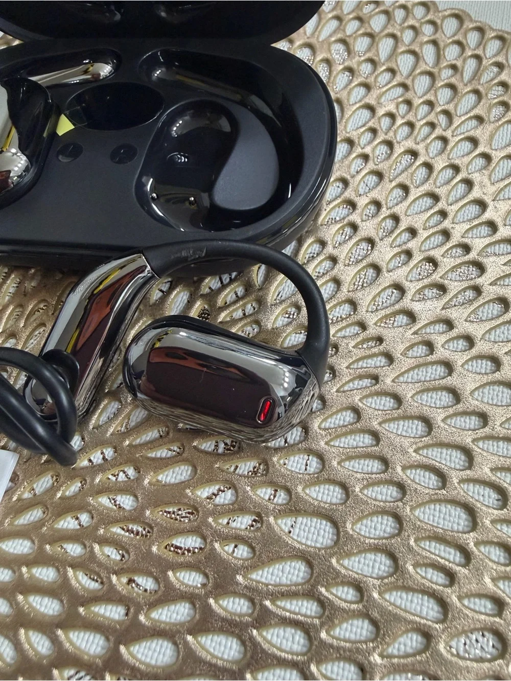 Mosyxe AI Translation Earbuds Real Time, 3-in-1 Translator Earbuds, 80H Playtime - Picture 5 of 10